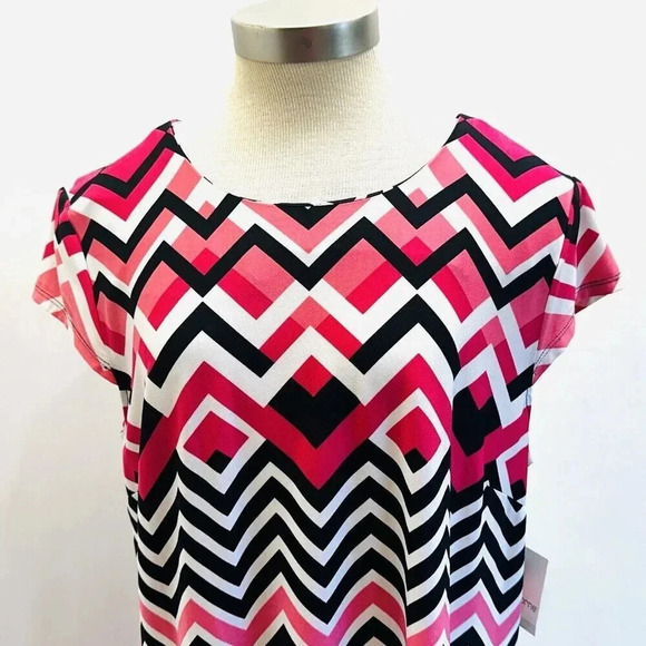 NWT LIZ CLAIBORNE Women Short Sleeve Pullover Boat Neck Zig-Zag Dress Size XL - Picture 2 of 12